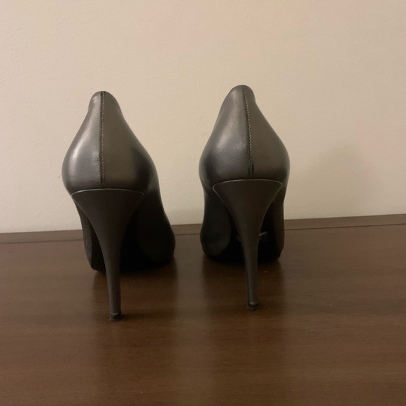 Prada Pewter Leather Pumps SZ 40 - Picture 2 of 3